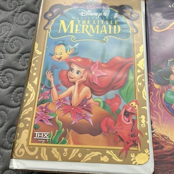 Walt Disney Lot if 5 VHS Tapes Little Mermaid Aladdin dinosaurs - Picture 4 of 7